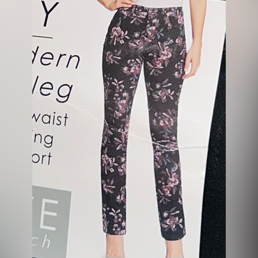 NWT. Bandolino Amy Modern Straight Leg Tummy Slimming Stretch Jeans Size 8 - Picture 13 of 14